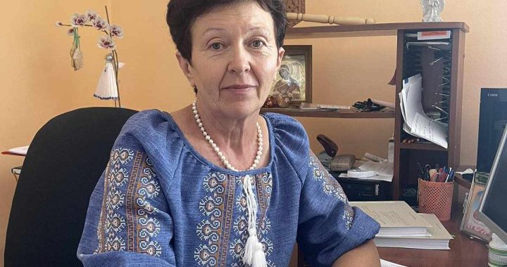 Про дострокове припинення повноважень секретаря Воскресенської селищної ради