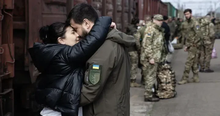 Як підтримати людей, які чекають на своїх близьких?